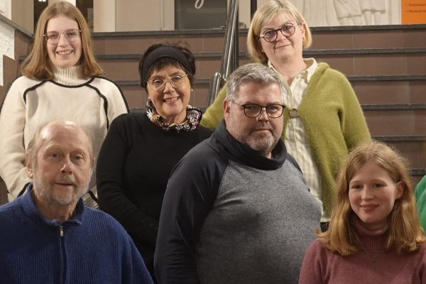 Ein Teil des Ensembles, das bei dem Stück auf der Bühne stehen wird