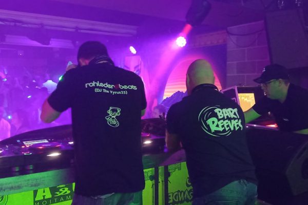 The Vyrus 33 auf der Dodo Max Stage bei der Best-of-90-Party 2025 im Alten Schlachthof