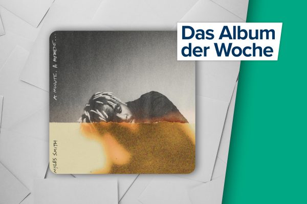 CD-Cover zu "A Minute, A Moment..." von Myles Smith