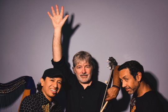 Edmar Castañeda, Béla Fleck und Antonio Sánchez