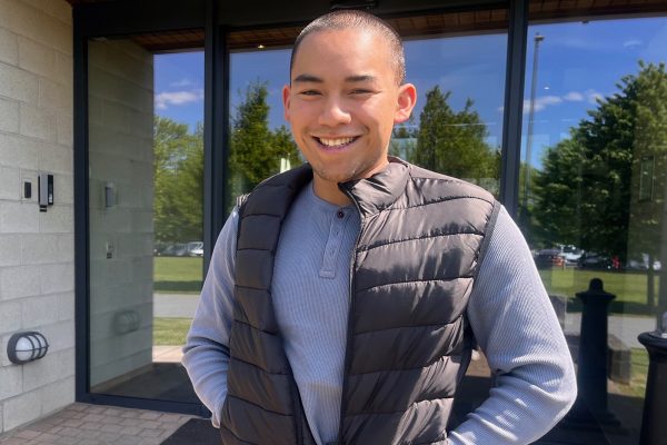 Marc Spies vor dem BRF-Funkhaus