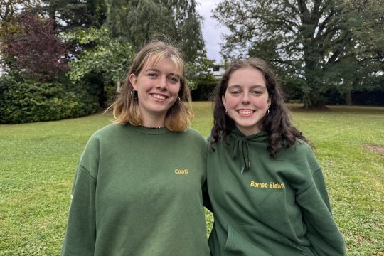 Laura Koonen (l.) und Constantina Jacobs von den Patro Mädchen St. Raphaël
