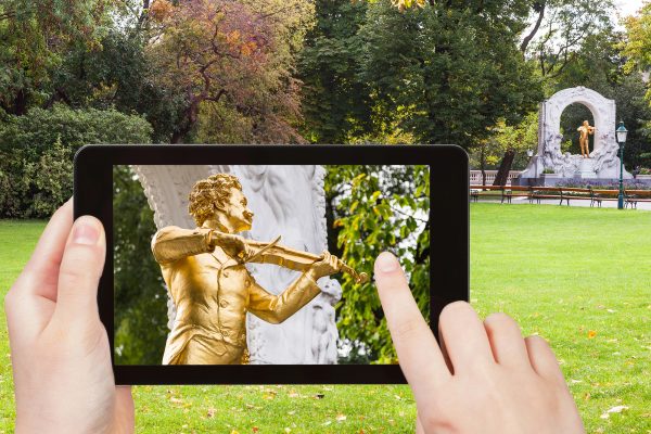 Statue des Wiener "Walzerkönigs" Johann Strauss (Sohn)