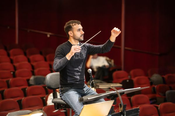 Leonardo Sini bei einer Probe von "Il Cappello di Paglia di Firenze"