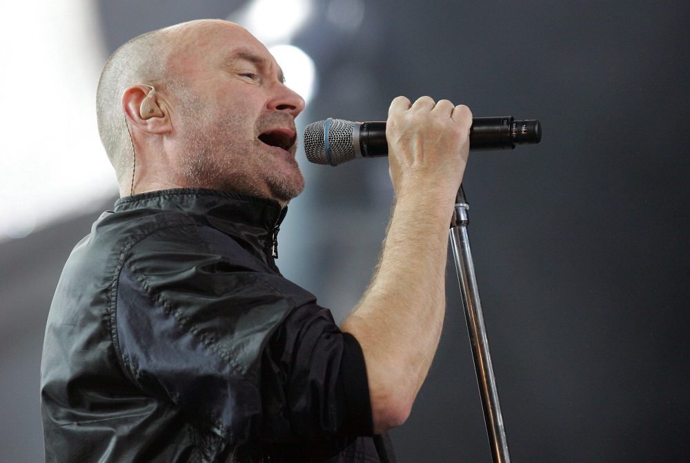 Phil Collins bei einem Auftritt im König-Baudouin-Stadion 2007