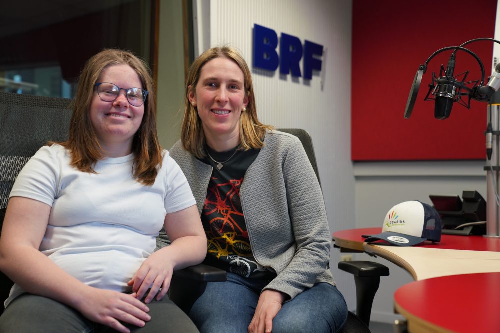 Anne-Marie Jouck und Pflegetochter Celine Geens im BRF-Studio