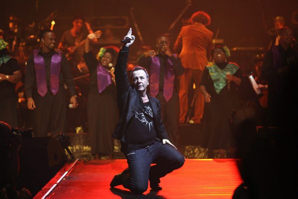 Jim Kerr der Simple Minds bei der 24. Ausgabe der Night of the Proms im Sportpaleis, Antwerpen
