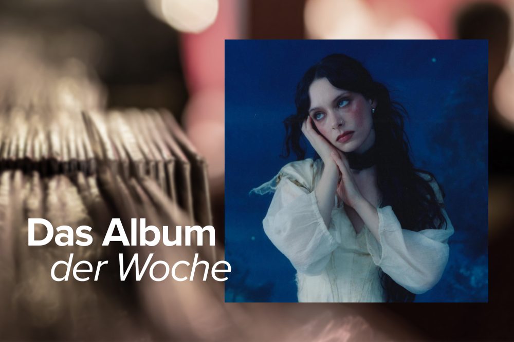 "Cruel World" von Holly Humberstone (Label: UMI/ Polydor Records)