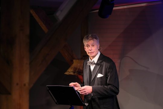 Andreas Grude bei der ersten Ausgabe von "auserLESEN" 2022