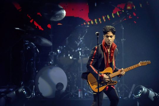 Prince bei einem Konzert in Antwerpen im November 2010